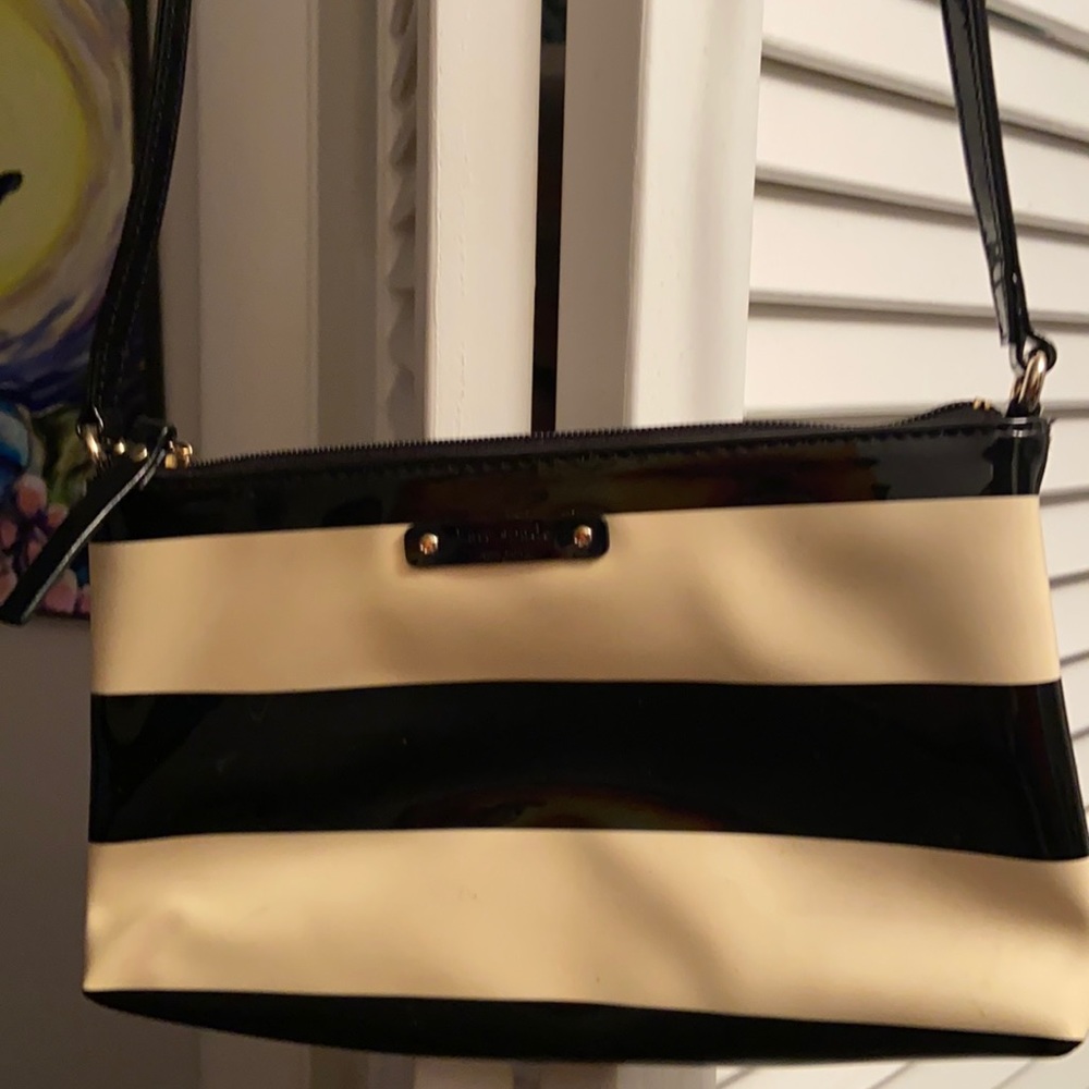Black and cream stripped crossbody bag